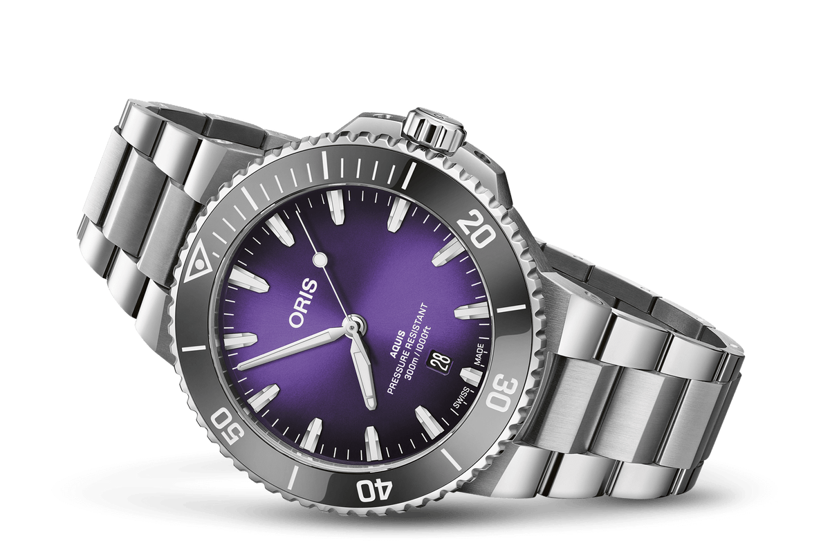 Oris Aquis Date "Taste Of Summer" Berries 43.5mm Automatic 01 733 7789 4158-07 8 23 04PEB