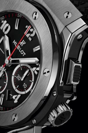 big-bang-original-steel-44-mm-close-up-shot-2