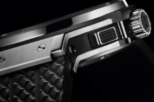 big-bang-original-steel-44-mm-close-up-shot