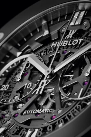 classic-fusion-aerofusion-black-magic-45-close-up-shot-1
