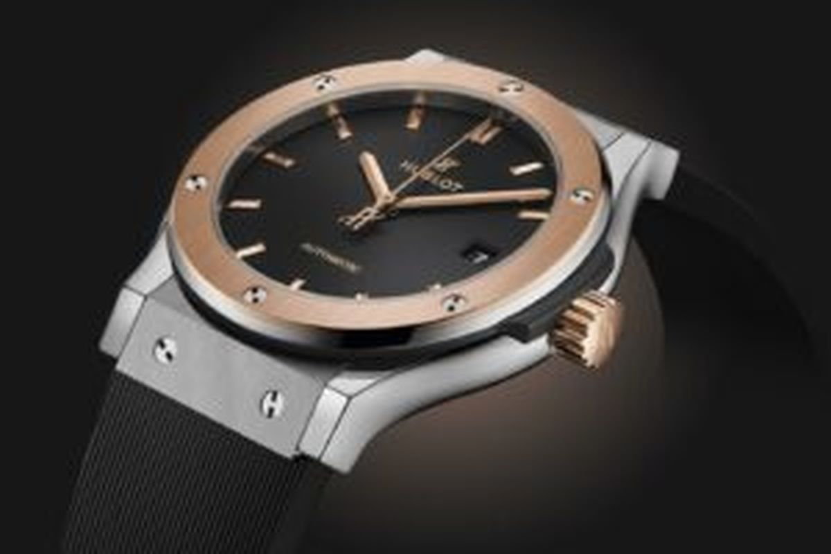 Classic-Fusion-Titanium-King-Gold-42-mm-PR-shot
