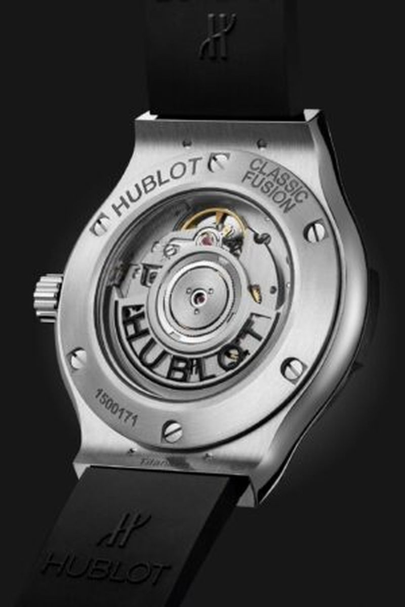 classic-fusion-titanium-38-mm-back-shot