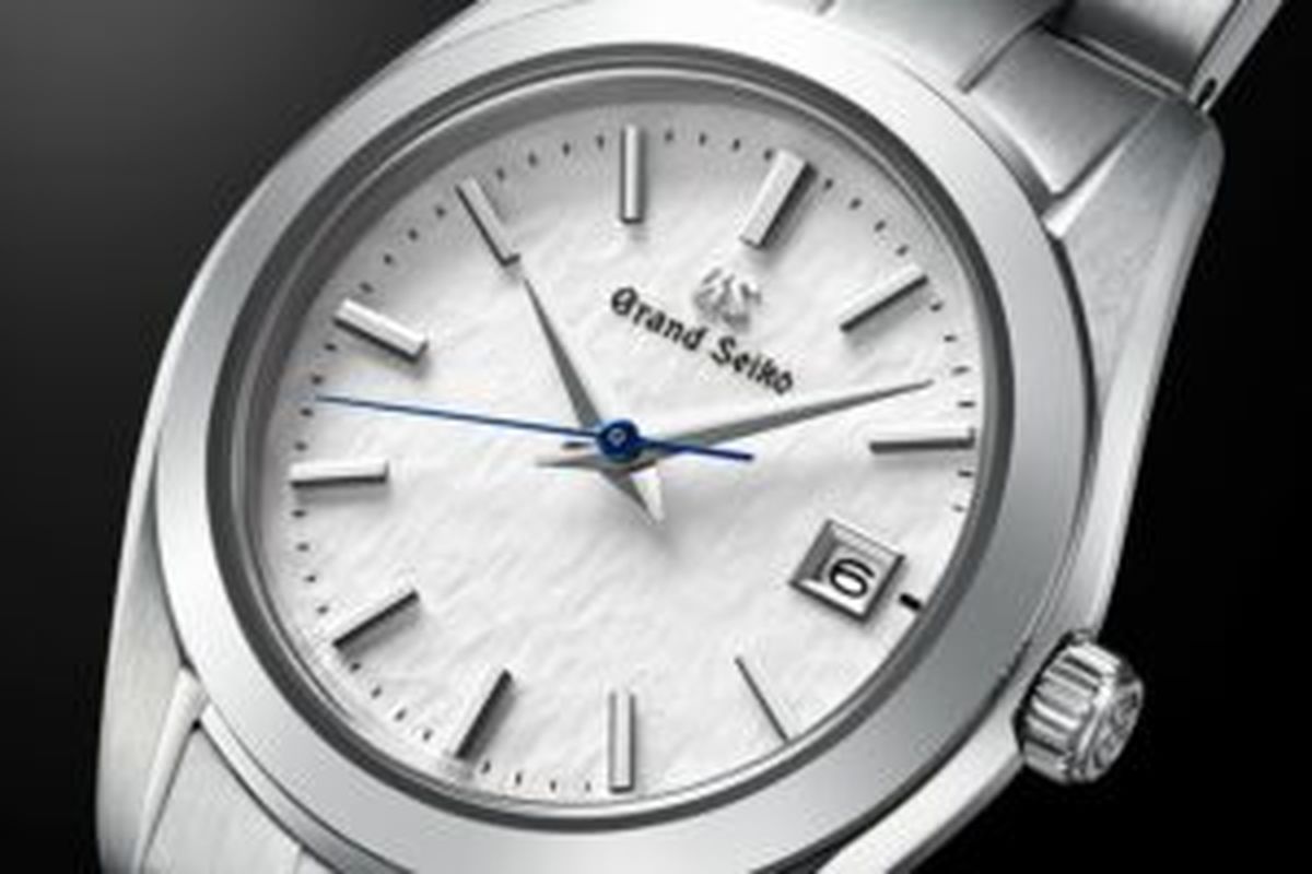 03_STGF359_dial_web