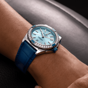 a17356531c1p1-super-chronomat-automatic-38-on-wrist