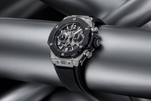 big-bang-unico-titanium-ceramic-44-mm-lifesytle_result