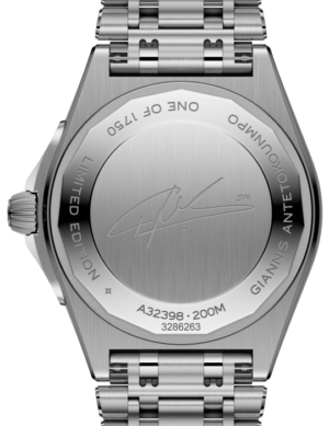 a32398a11l1a1-chronomat-automatic-gmt-40-giannis-antetokounmpo-back