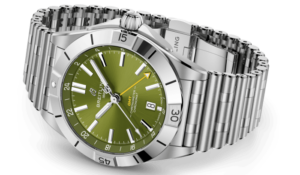 a32398a11l1a1-chronomat-automatic-gmt-40-giannis-antetokounmpo-rolled-up