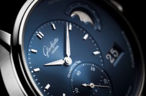 Glashuette_Original-1-90-02-46-32-35-Detail-1-1240x820