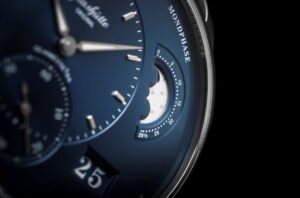 Glashuette_Original-1-90-02-46-32-35-Detail-2-1240x820