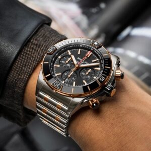 ub0136251b1u1-on-wrist_fb7c2a3c_thumbnail_1024