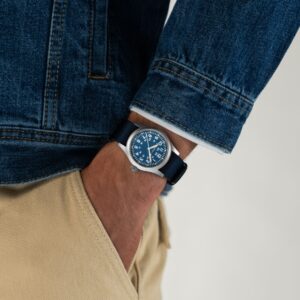 h69439940_wristshots-lowressquare