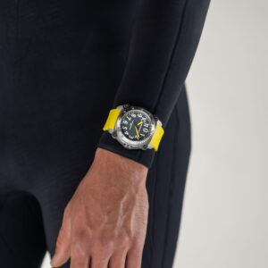 h78535380_wristshots-lowressquare