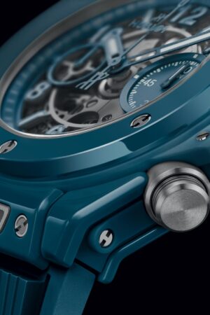 Big-Bang-Unico-Petrol-Blue-Ceramic-42-mm-Close-Up_0 (2)
